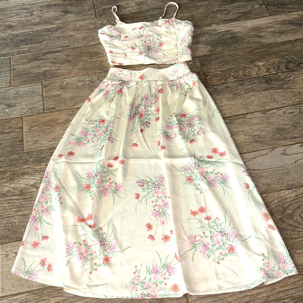 Joie sets cropped top and skirt